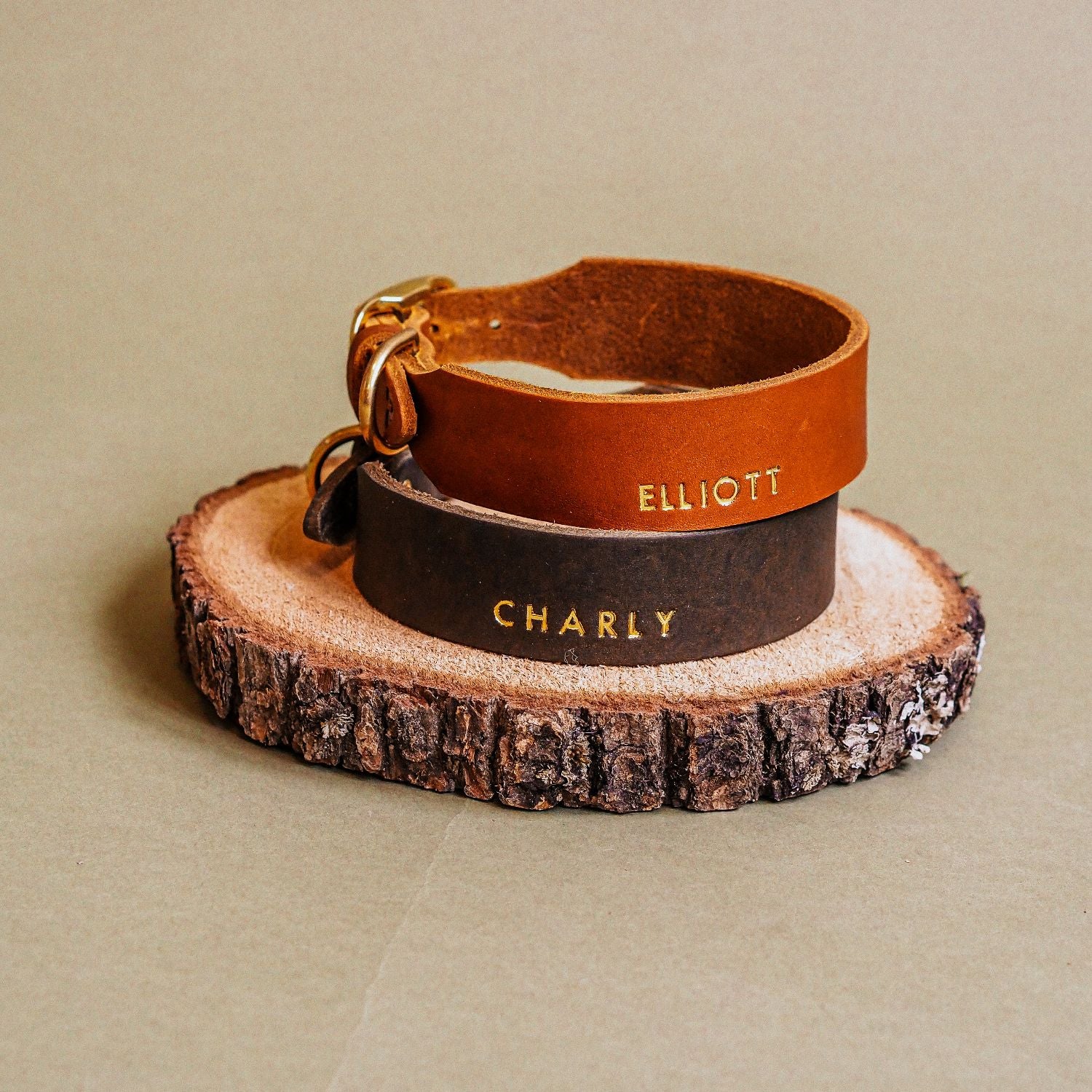 Personalisierbares Lederhalsband  mit Name | Cognac